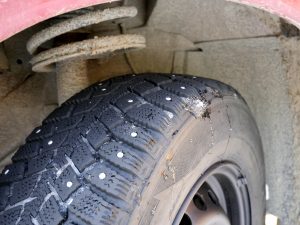 Cosa sono i pneumatici chiodati e quando usarli